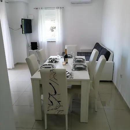 Apartman Artur *