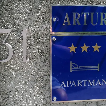 Artur 마툴지